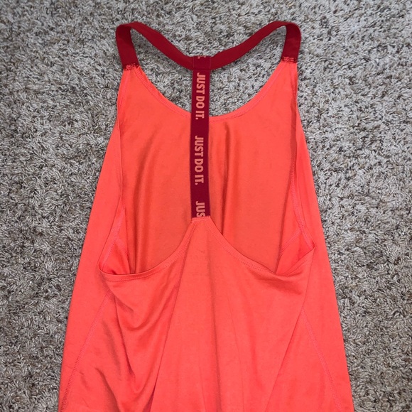 nike tank - Picture 3 of 5